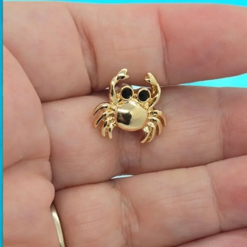 Charming Gold Crab Earrings Pierced Stud Post Nautical Coastal Cruise Casual New